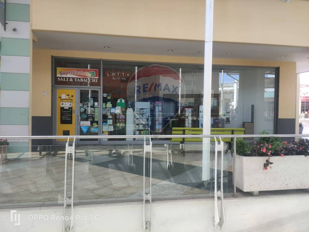 negozio in vendita a Spoltore