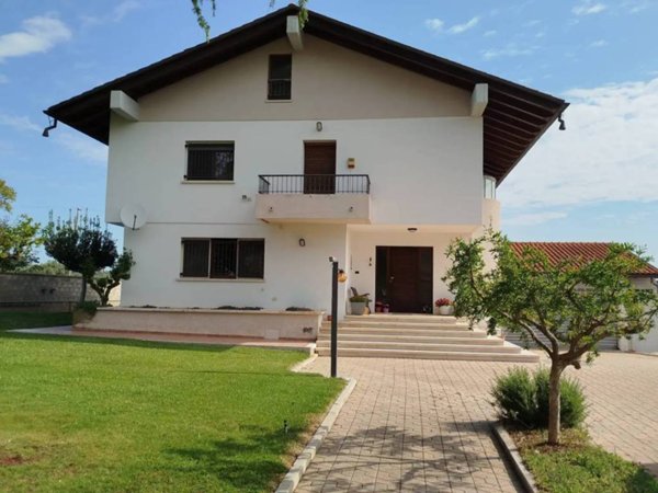 casa indipendente in vendita a Spoltore in zona Santa Teresa