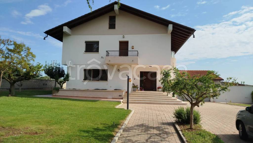 casa indipendente in vendita a Spoltore in zona Santa Teresa