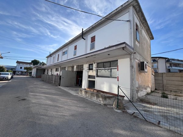 appartamento in vendita a Spoltore in zona Santa Teresa