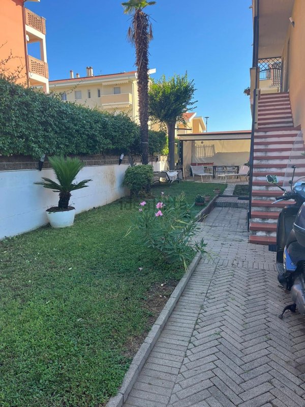 casa indipendente in vendita a Spoltore in zona Santa Teresa