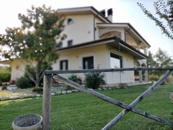 villa in vendita a Spoltore in zona Santa Teresa