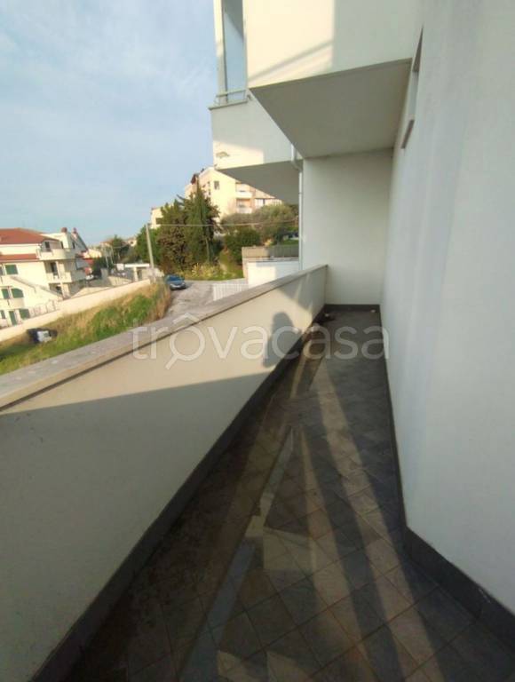 locale commerciale in vendita a Spoltore