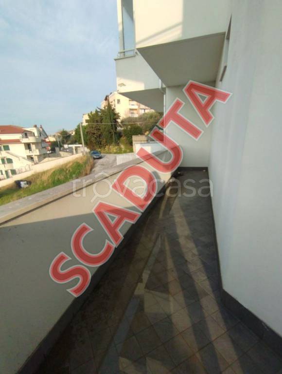 locale commerciale in vendita a Spoltore