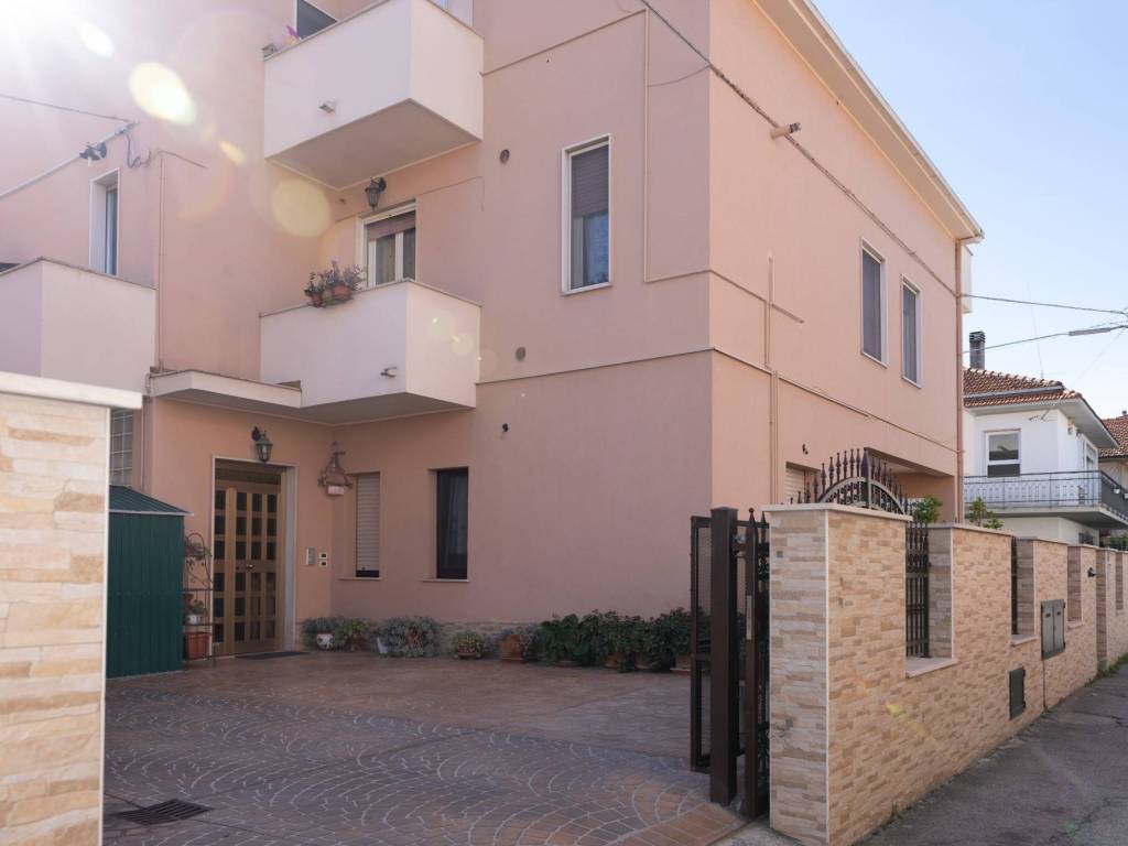 appartamento in vendita a Spoltore in zona Santa Teresa