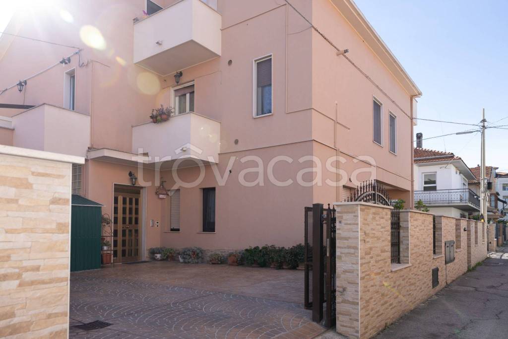 appartamento in vendita a Spoltore in zona Santa Teresa