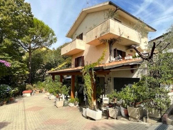 casa indipendente in vendita a Spoltore