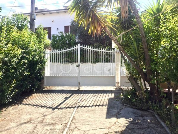 casa indipendente in vendita a Spoltore