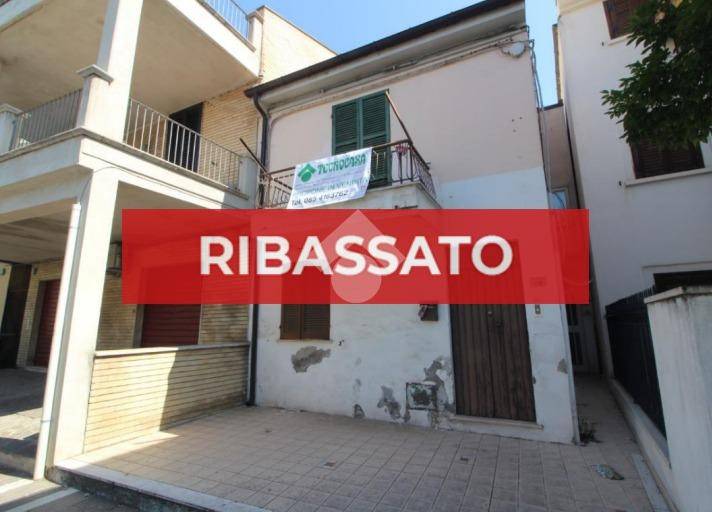 casa indipendente in vendita a Spoltore