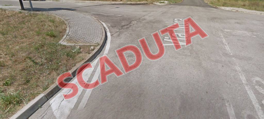 locale commerciale in vendita a Spoltore in zona Santa Teresa