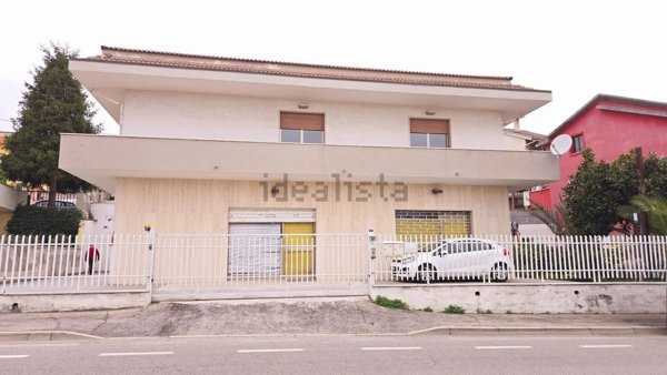 casa indipendente in vendita a Spoltore