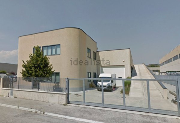 capannone in vendita a Spoltore in zona Santa Teresa