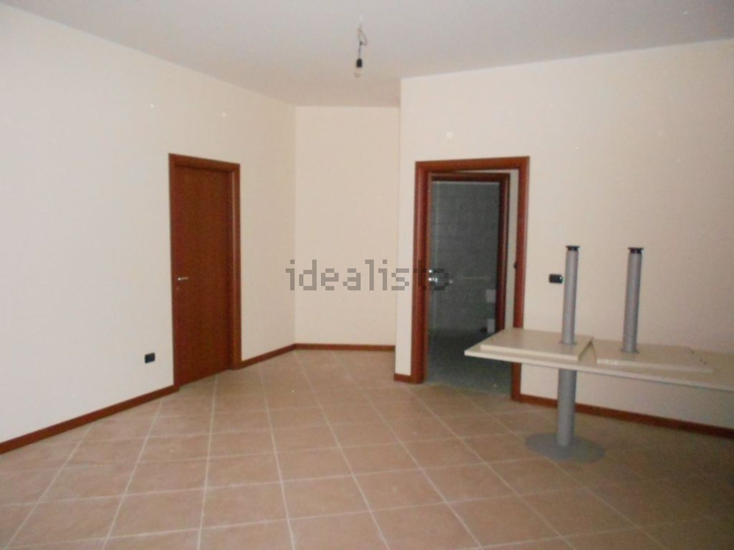 locale commerciale in vendita a Spoltore