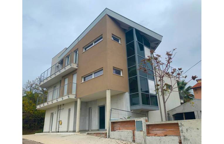 intera palazzina in vendita a Spoltore