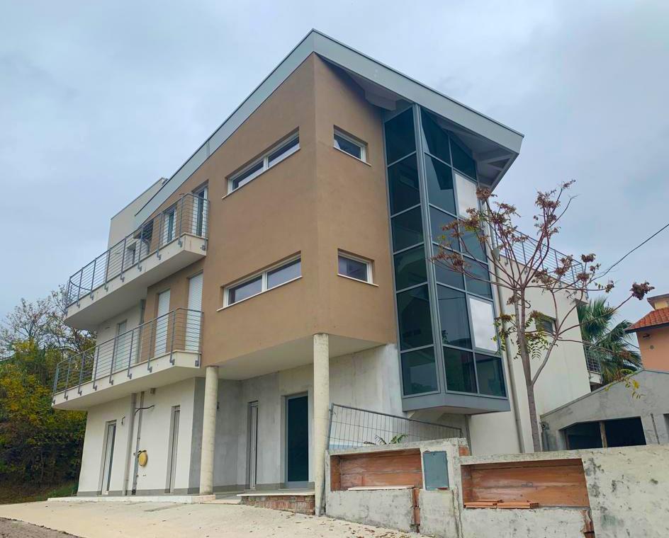 intera palazzina in vendita a Spoltore