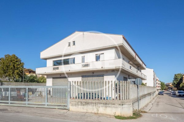 casa indipendente in vendita a Spoltore in zona Santa Teresa