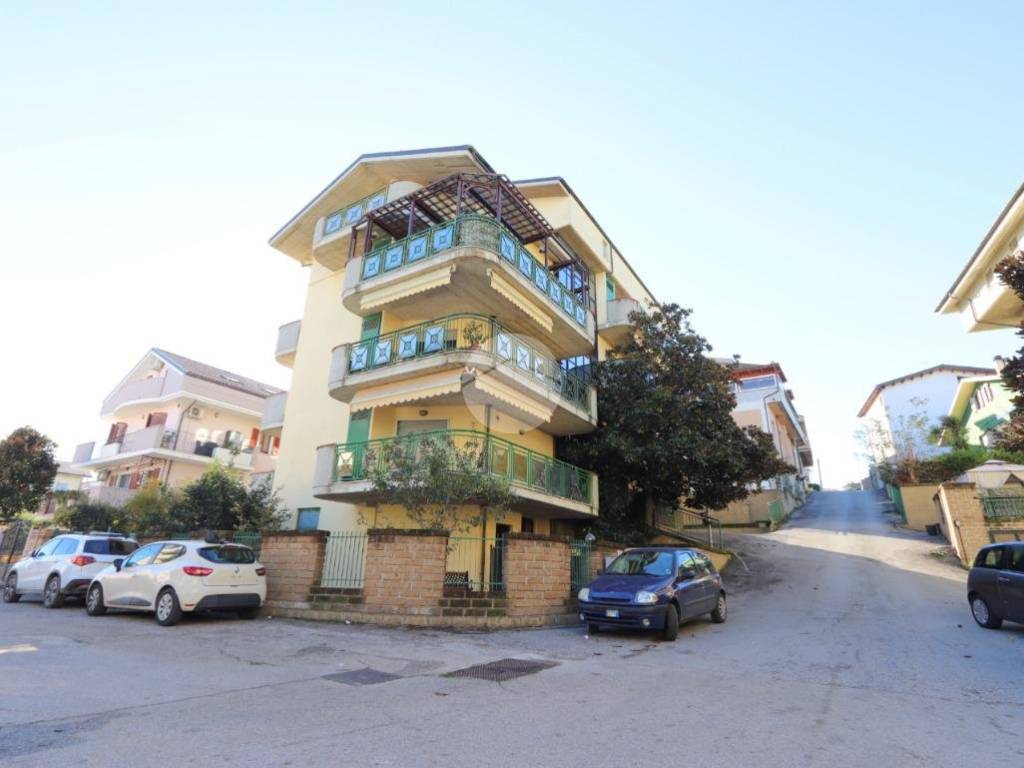 appartamento in vendita a Spoltore in zona Villa Raspa