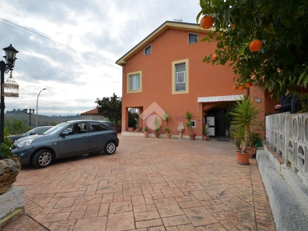 casa indipendente in vendita a Spoltore