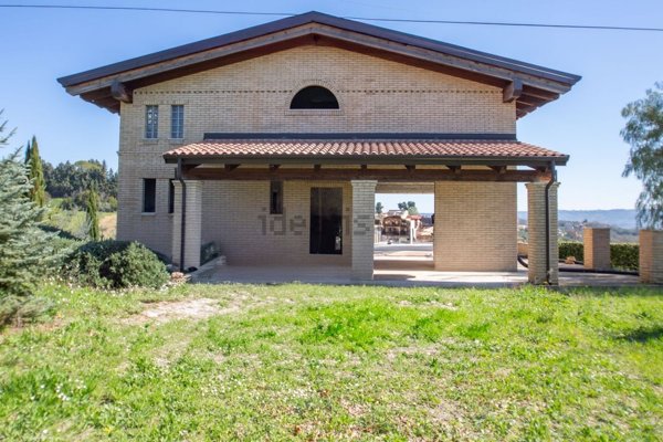 casa indipendente in vendita a Spoltore