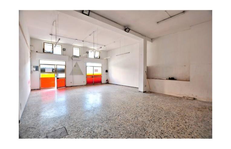 locale commerciale in vendita a Spoltore