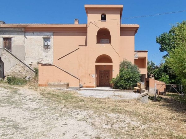 casa indipendente in vendita a Spoltore in zona Pescarina