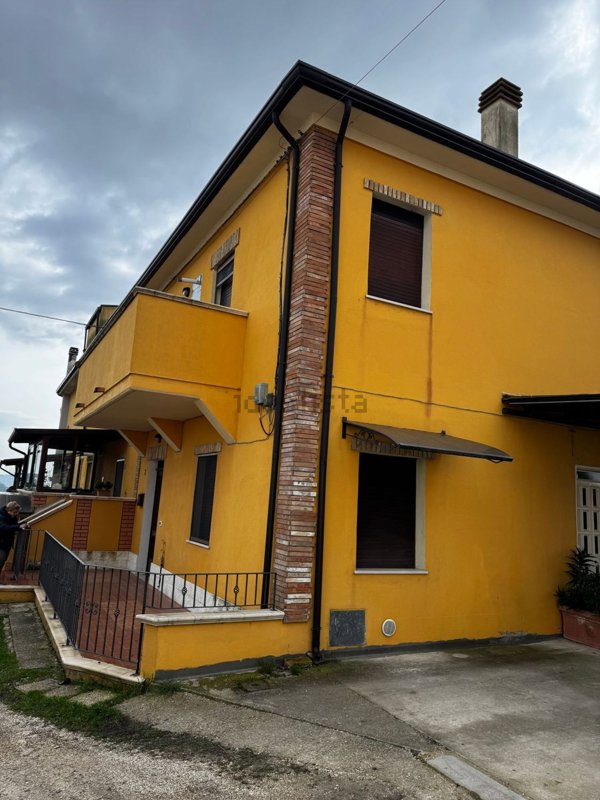 casa indipendente in vendita a Spoltore
