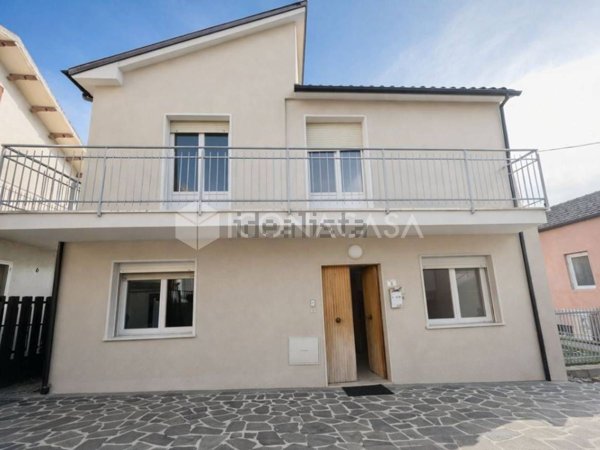 casa indipendente in vendita a Spoltore in zona Caprara d'Abruzzo