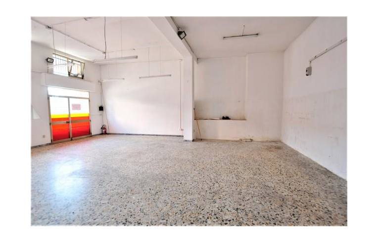 locale commerciale in vendita a Spoltore