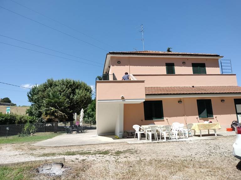 casa indipendente in vendita a Spoltore in zona Santa Teresa