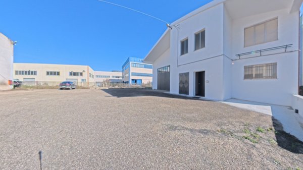 capannone in vendita a Spoltore in zona Villa Raspa