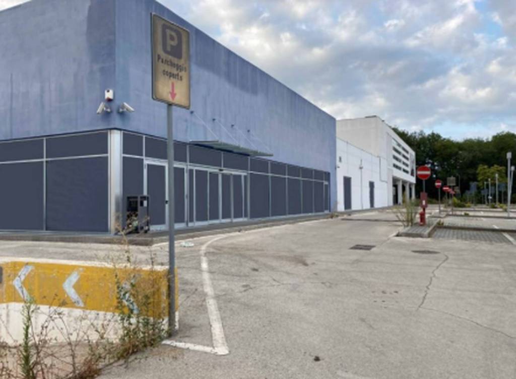 negozio in vendita a Spoltore