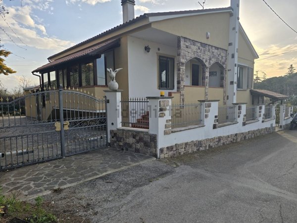 casa indipendente in vendita a Spoltore
