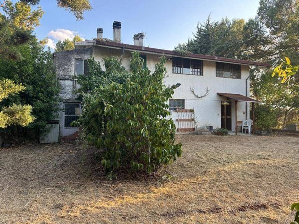 casa indipendente in vendita a Spoltore in zona Villa Santa Maria