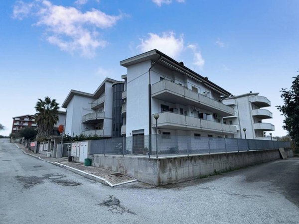 appartamento in vendita a Spoltore in zona Villa Raspa