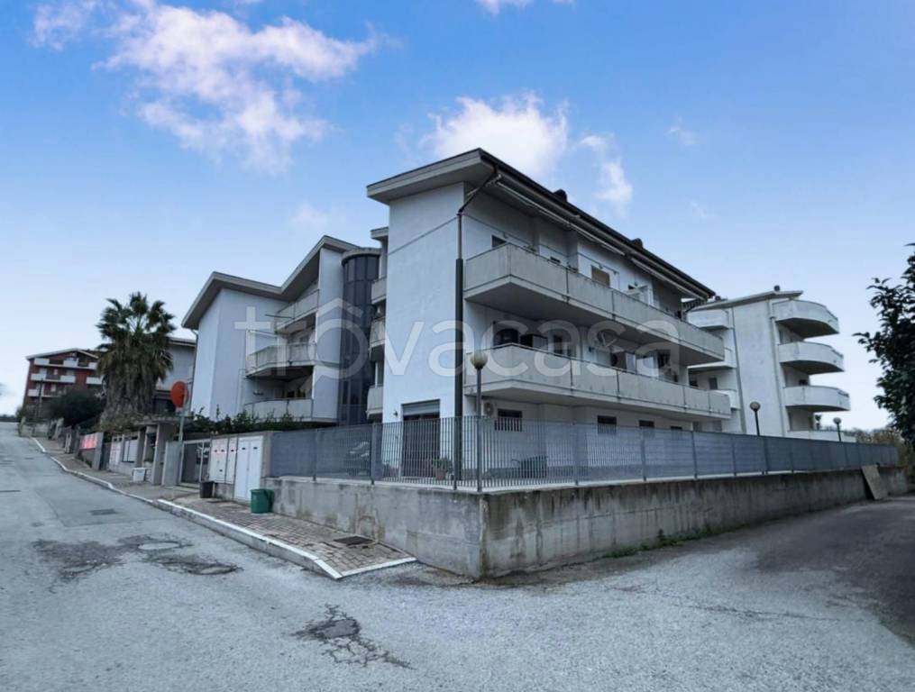 appartamento in vendita a Spoltore in zona Villa Raspa