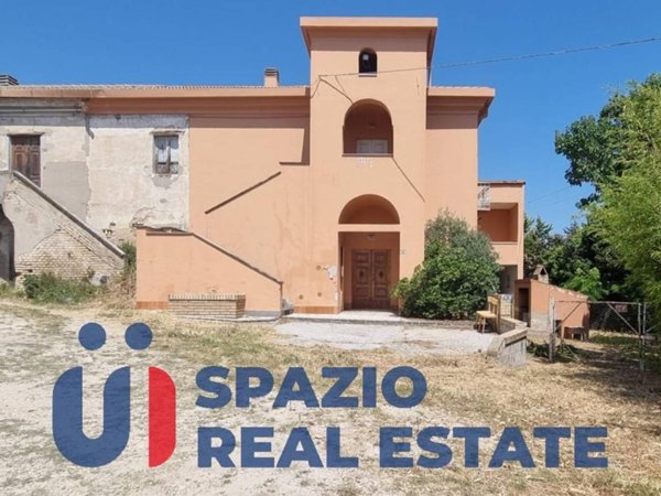 casa indipendente in vendita a Spoltore in zona Pescarina