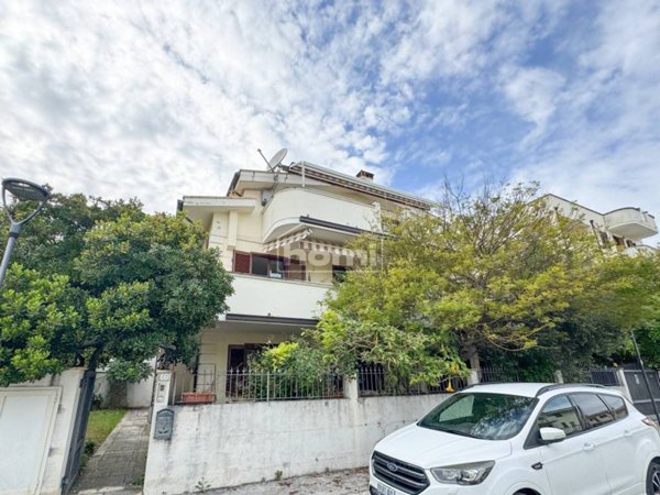casa indipendente in vendita a Spoltore