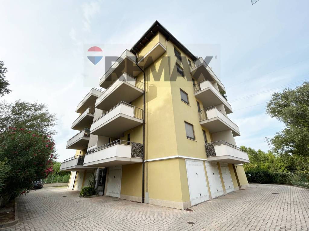appartamento in vendita a Spoltore in zona Villa Raspa