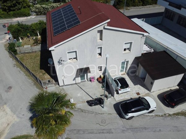 casa indipendente in vendita a Spoltore in zona Santa Teresa