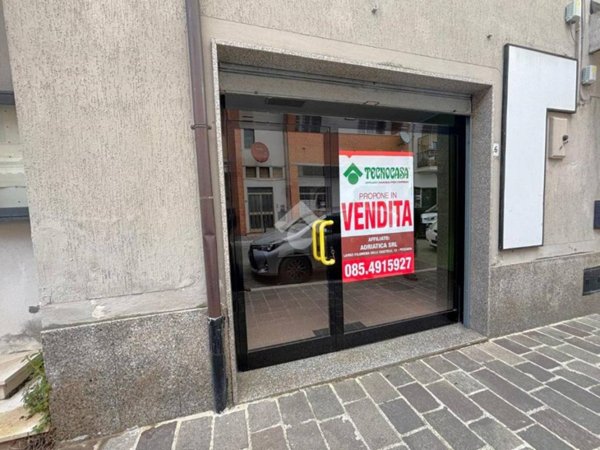 negozio in vendita a Spoltore