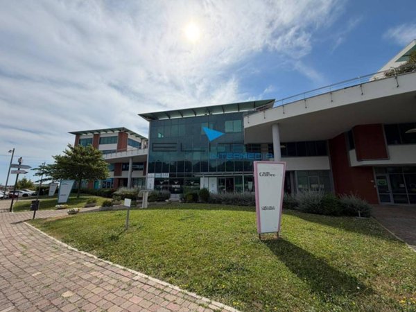 casa indipendente in vendita a Spoltore in zona Villa Raspa