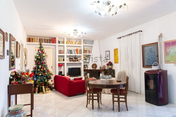 casa indipendente in vendita a Spoltore in zona Santa Lucia