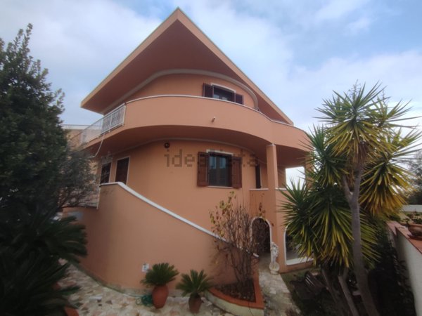 casa indipendente in vendita a Spoltore in zona Santa Teresa