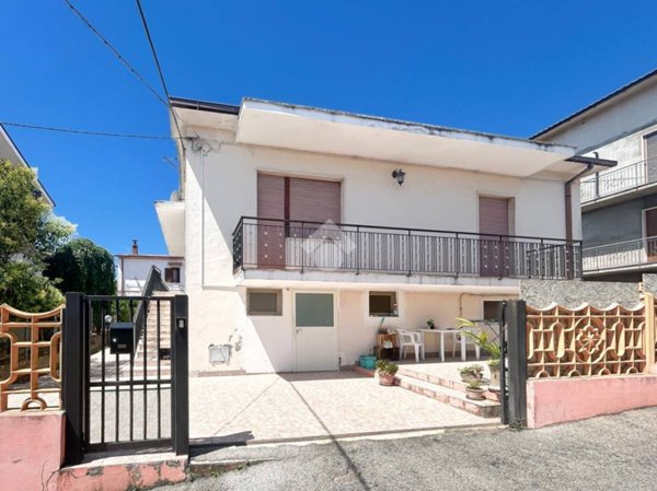 casa indipendente in vendita a Spoltore in zona Caprara d'Abruzzo