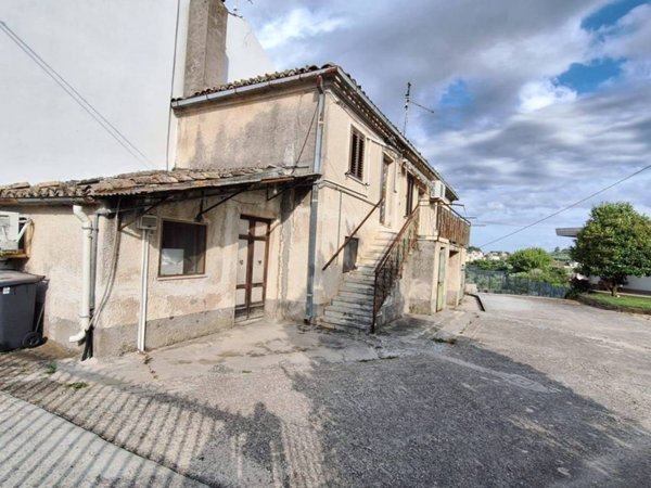 casa indipendente in vendita a Spoltore in zona Villa Santa Maria