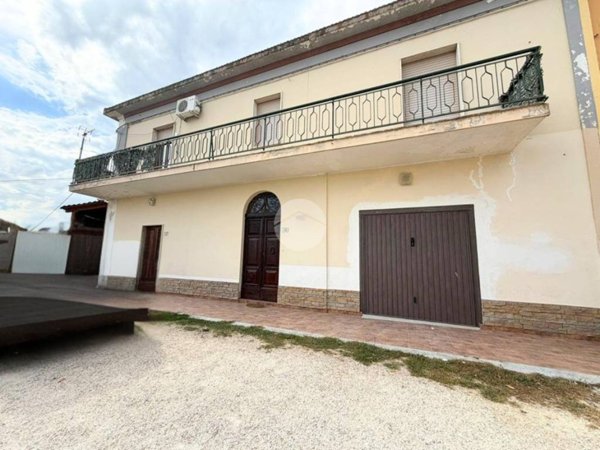 casa indipendente in vendita a Spoltore in zona Pescarina