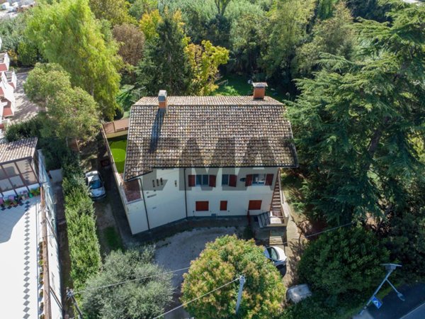 casa indipendente in vendita a Spoltore in zona Santa Teresa