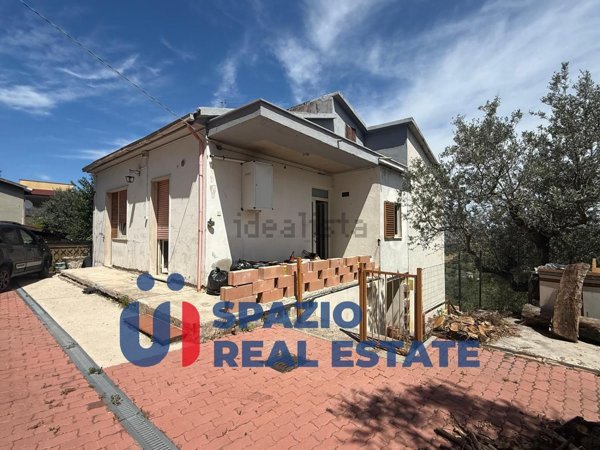 casa indipendente in vendita a Spoltore