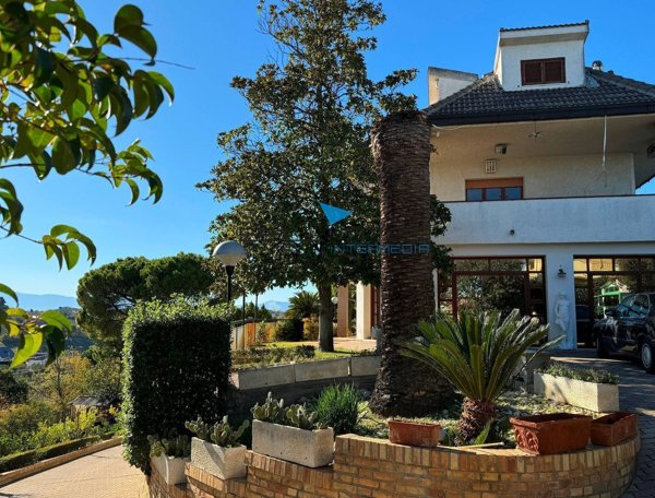 casa indipendente in vendita a Spoltore