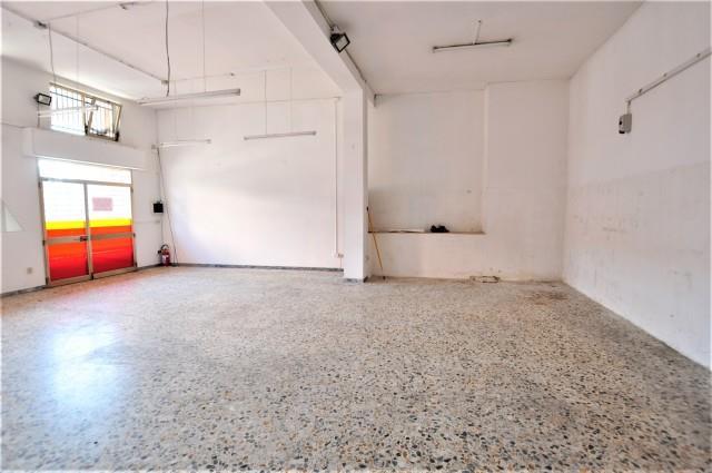 locale commerciale in vendita a Spoltore